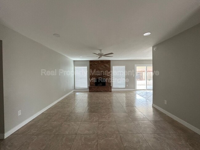 Photo - 3416 S Westfall Ave