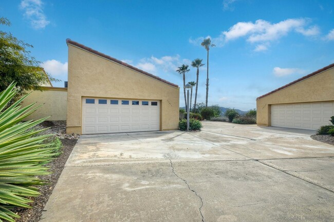 Photo - 13416 The Square Townhome