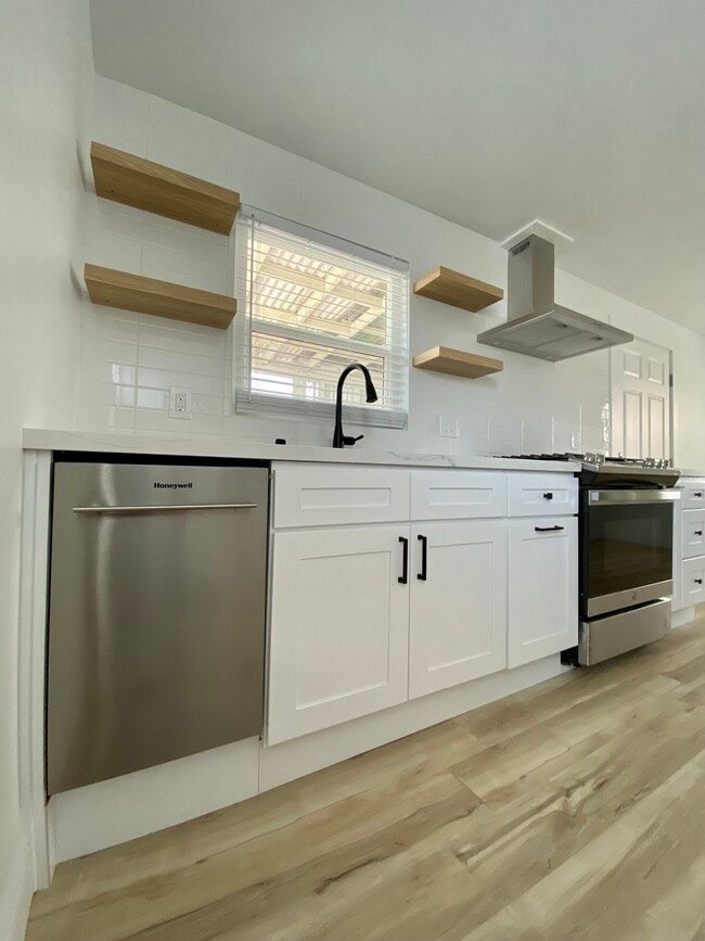 Photo - 2622 Lime Ave