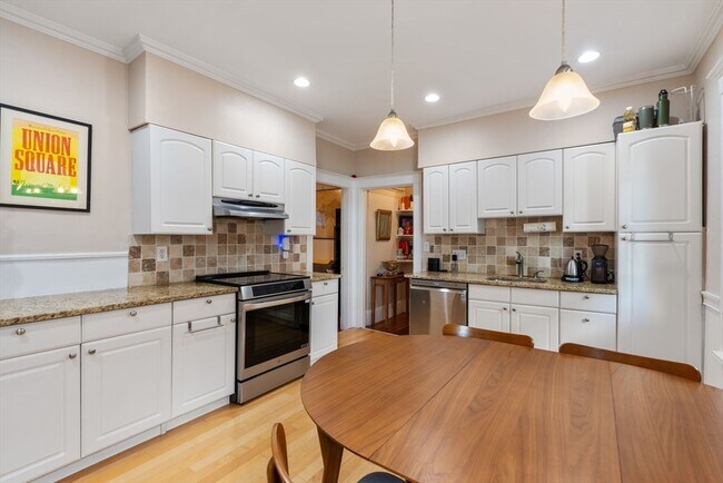 103 Willow Ave