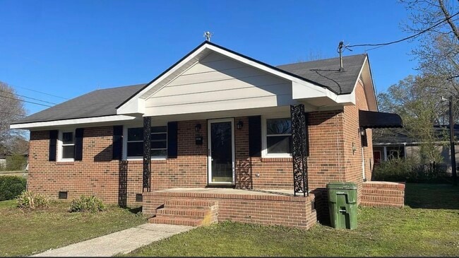 Building Photo - 501 S Dennis St