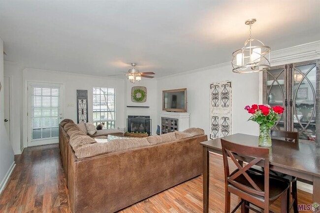 Photo - 2BR/2.5BA Corner Townhome – Near Woman’s H...