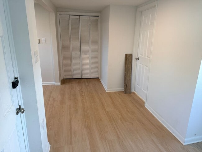 Photo - 1926 Shore Rd Unit 5