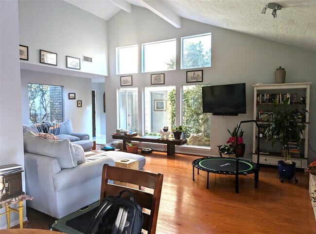 Photo - 1310 S Kirkwood Rd