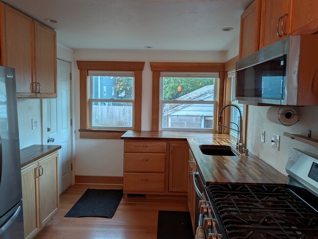 Photo - 3933 N Willis Blvd