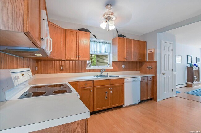 Photo - 530 Stillwater Ave