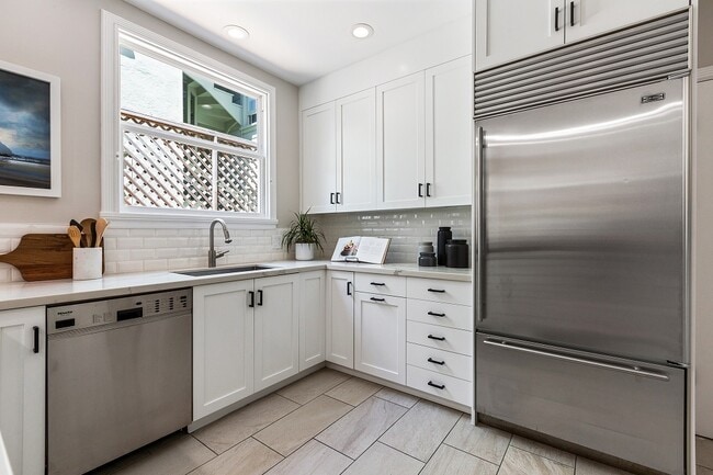 Photo - 228 Mallorca Way