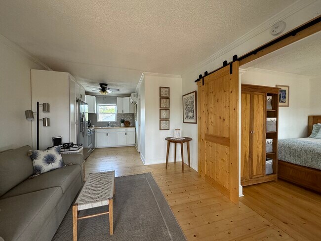 Photo - 2109 Pine Tree Dr Unit C14