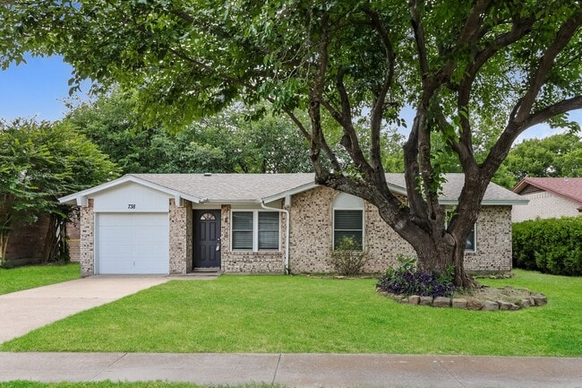 Building Photo - 3 BR/2BA | Updated Single Family Home | 1-Car Garage Parking | Great backyard!