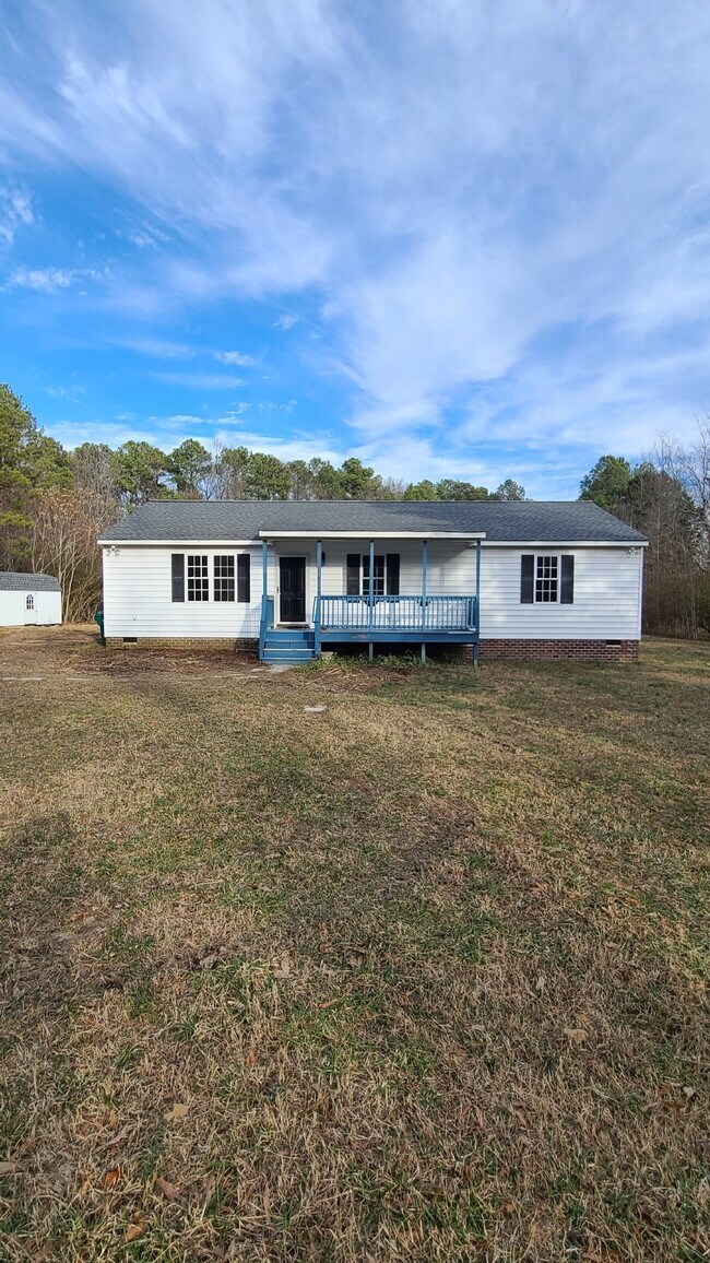 Photo - Charming 3 Bedroom Home with 2 Full Baths ...