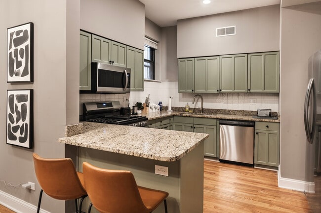 Photo - 5017 S Drexel Blvd Unit 101