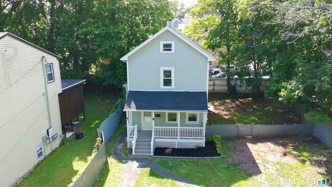 Building Photo - 28 Quinlan Ave