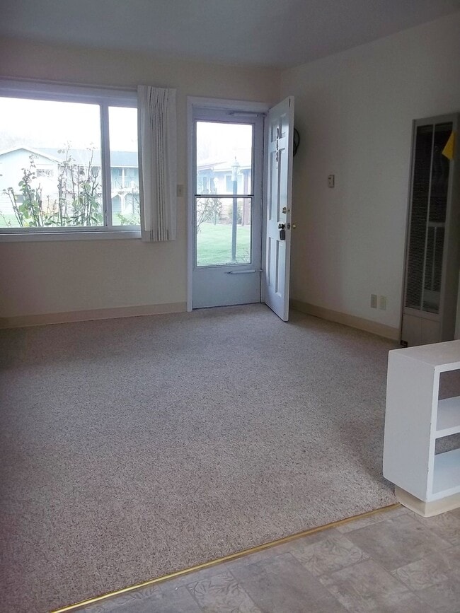 Photo - Fountain Court