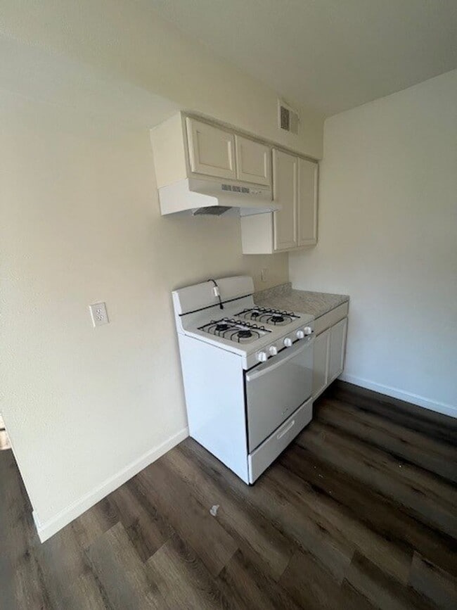 Photo - 611 S Garden St Unit B