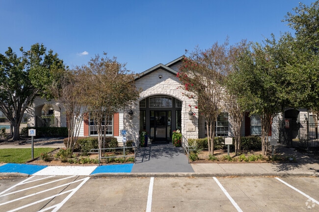 Leasing Office - Stonebridge at City Park