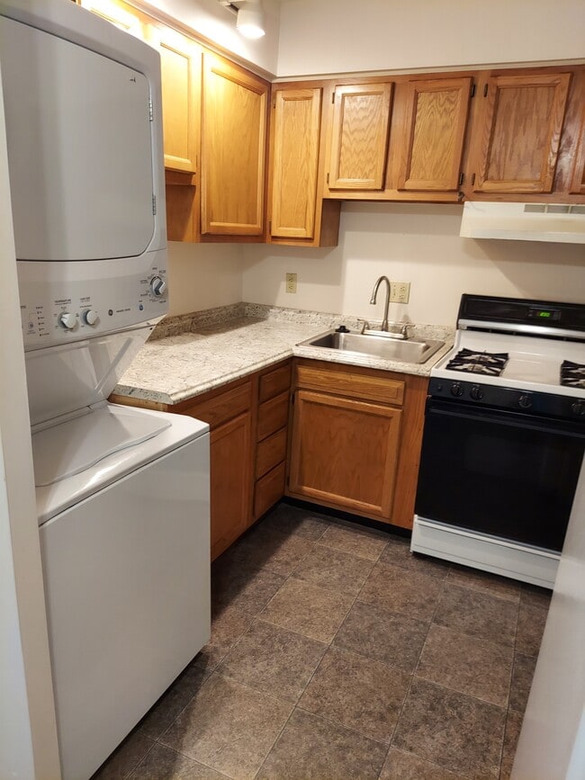 Photo - 1505 Gerrard Ave Unit 1505 Gerrard Avenue
