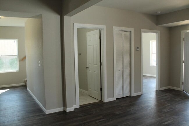 Photo - Modern Elegance Meets Comfort – Fully Remo...