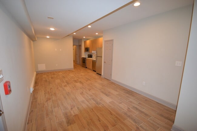 Photo - 1948 E York St