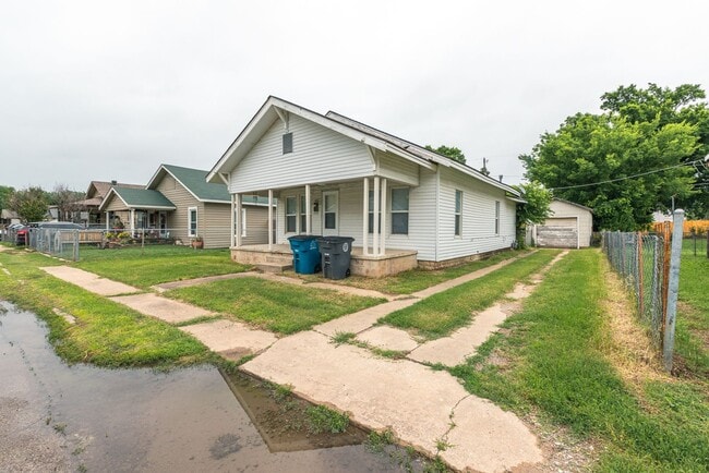 Photo - Beautiful 2 Bed 1 Bath in Quiet Area