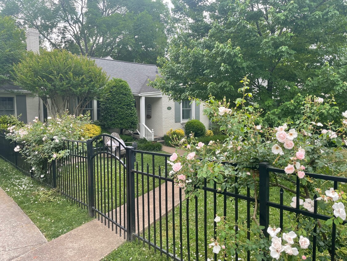 Photo - 2016 25th Ave S (Nashville, TN)