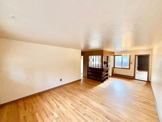 Photo - 225 Elmwood Dr