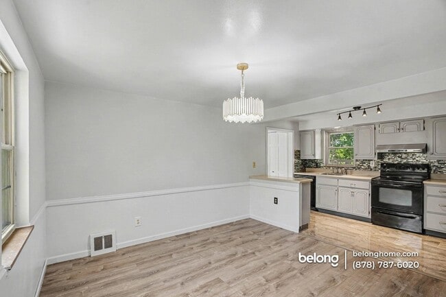 Photo - 5240 Orchard Hill Dr