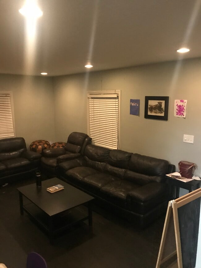 Photo - 2836 Summerfield Rd