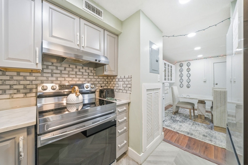 Photo - 502 Oak St Unit 9