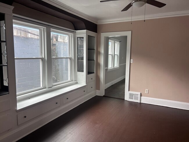 Photo - 9501 Rosewood Ave