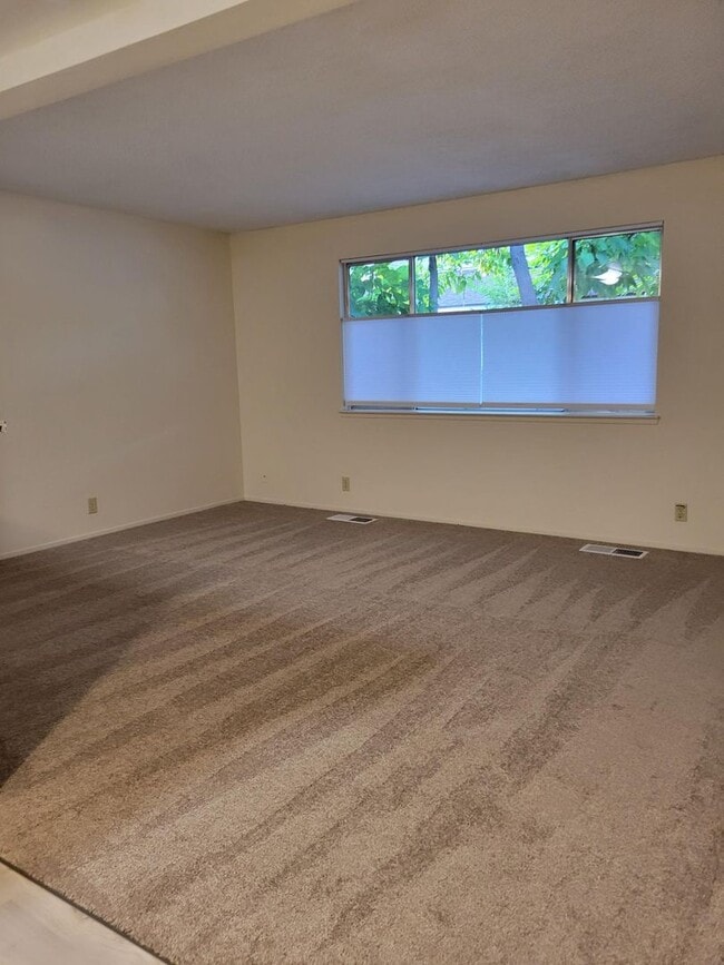 Photo - <b>Great 2 bedroom 1.5 bath Townhome<br><br>