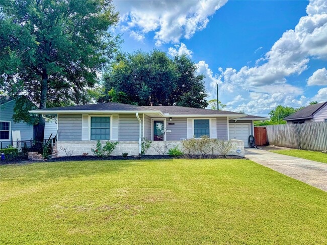 Building Photo - 7702 McHenry St Rental