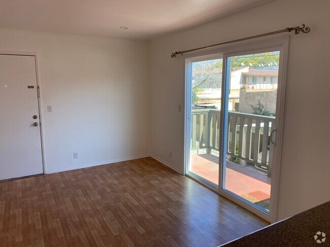 Building Photo - 88 N Bonnie Ave Unit 3 Rental