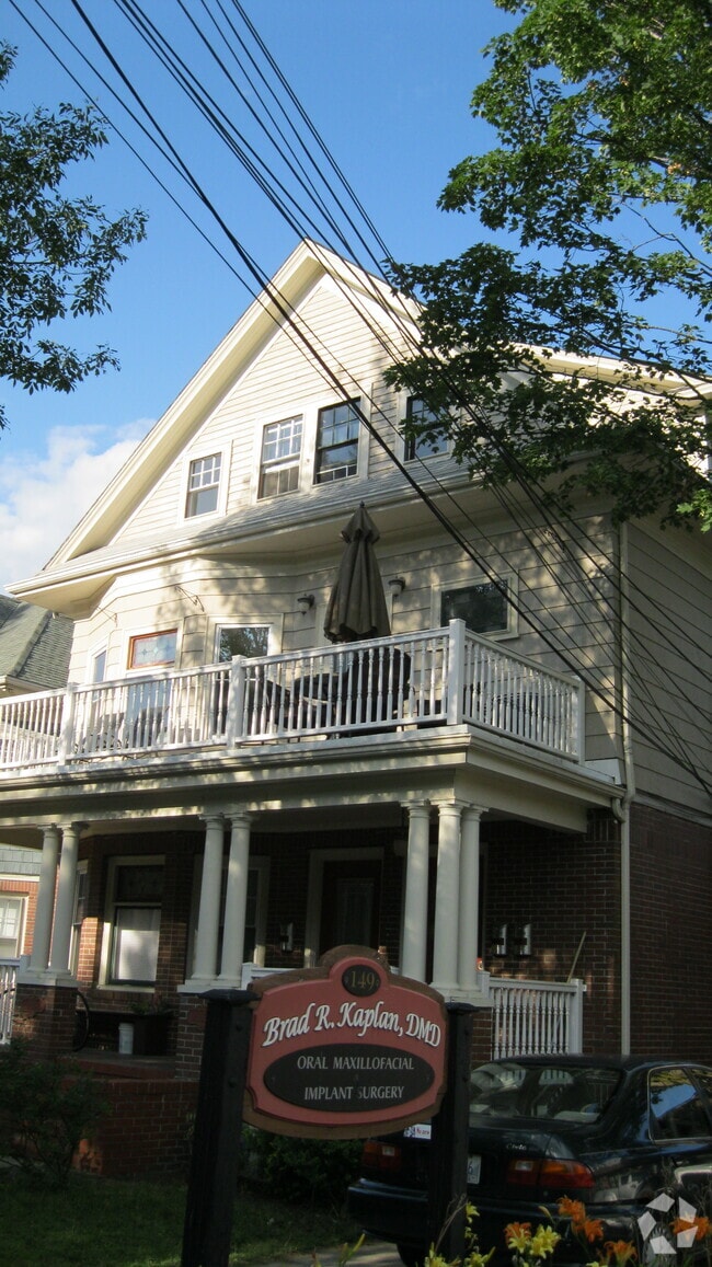 Building Photo - 153 Governor St Unit 3 Rental