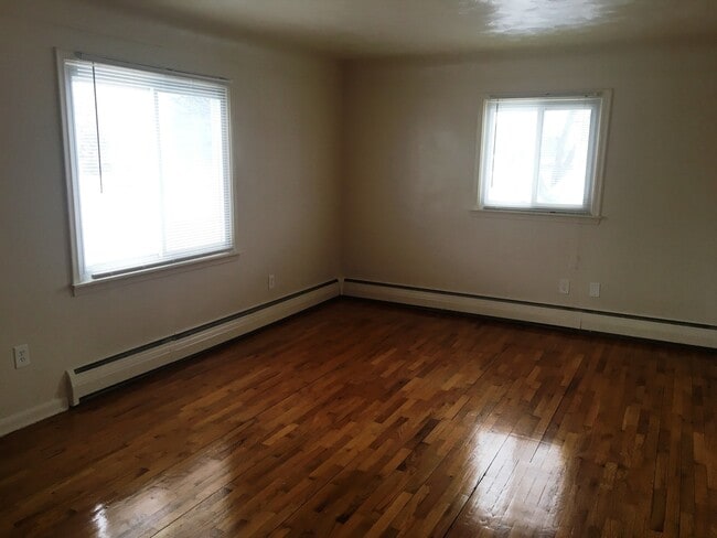 G 2288 E Hemphill Rd Apt (Range 1 - 4)