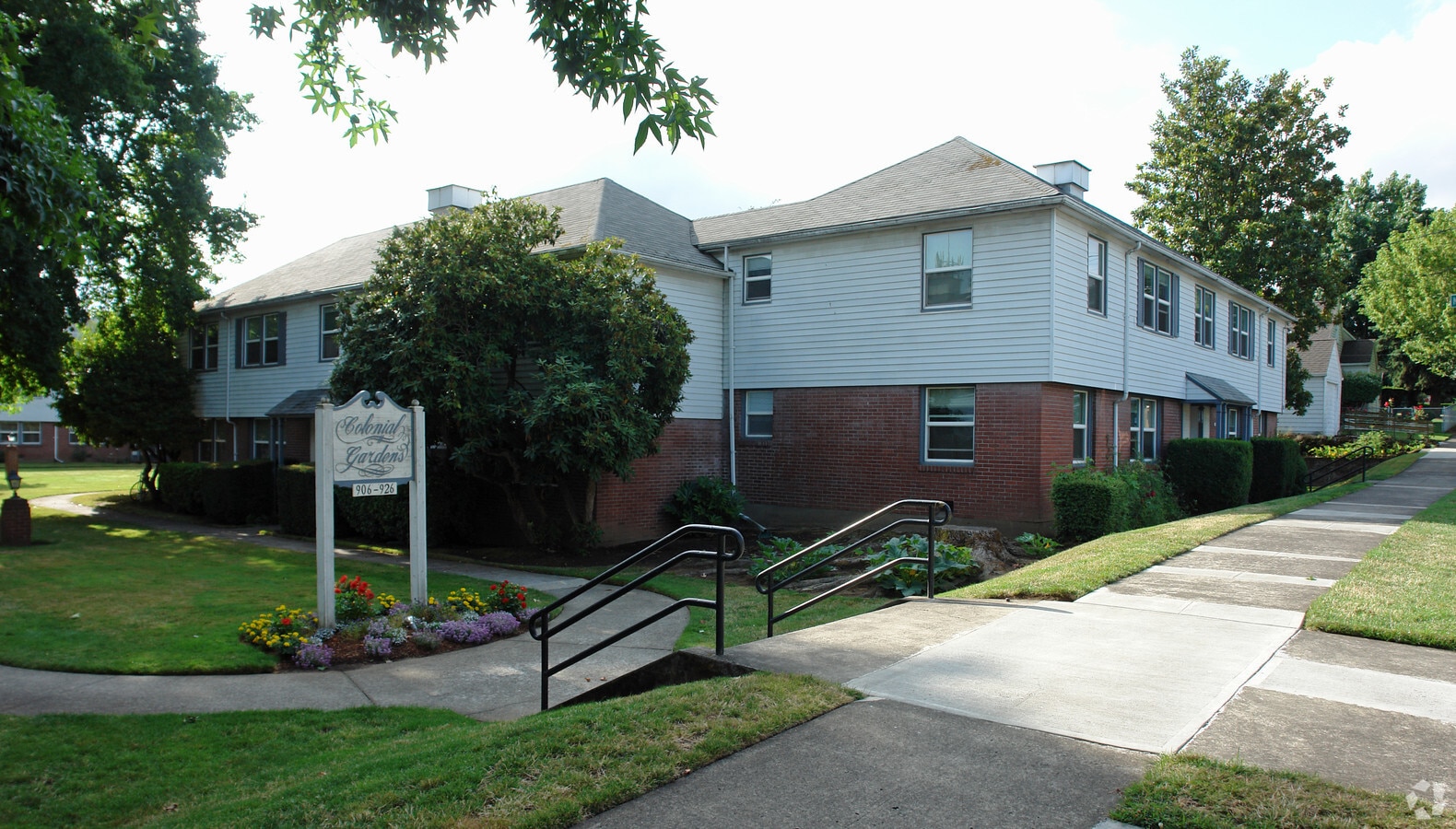Photo - Colonial Gardens Apartments
