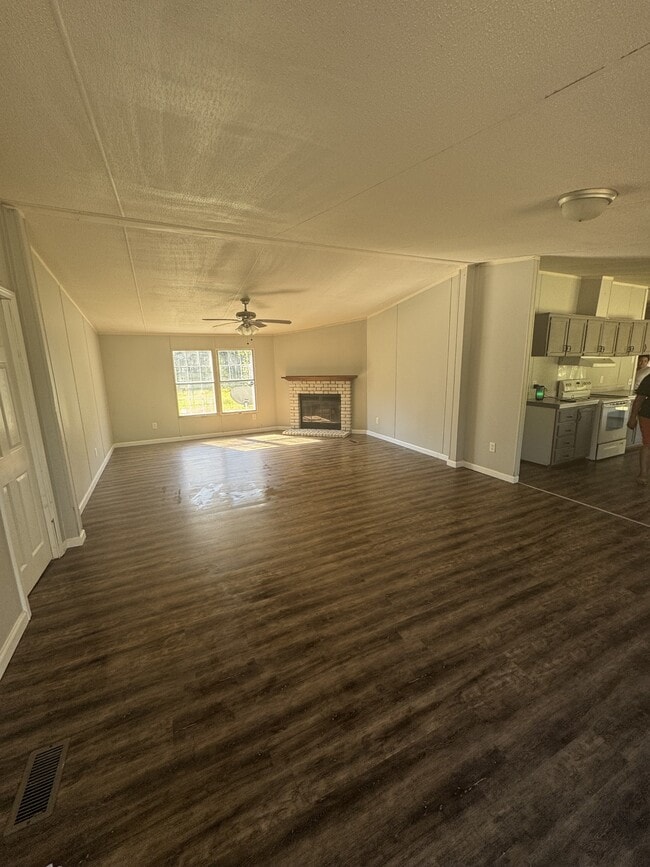 Photo - 553 E Green Tree Rd