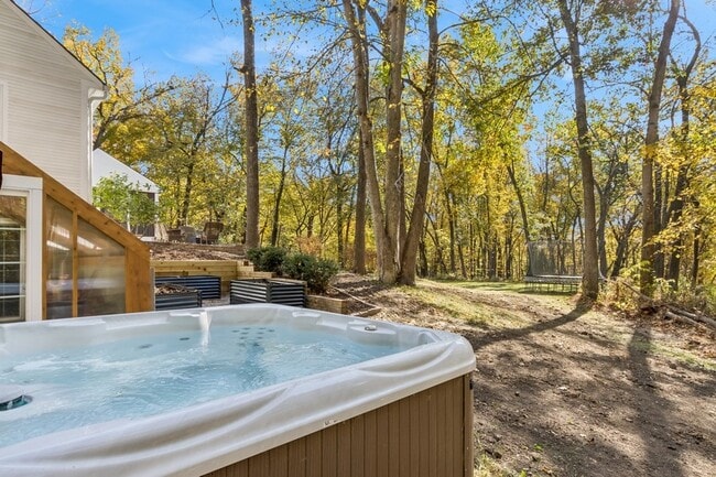 Photo - 3767 Oak Ln NE