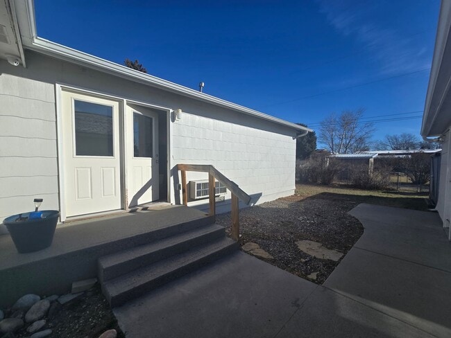 Photo - 512 1/2-417 1/2 16th St W Unidad 417 1/2 16th ST W