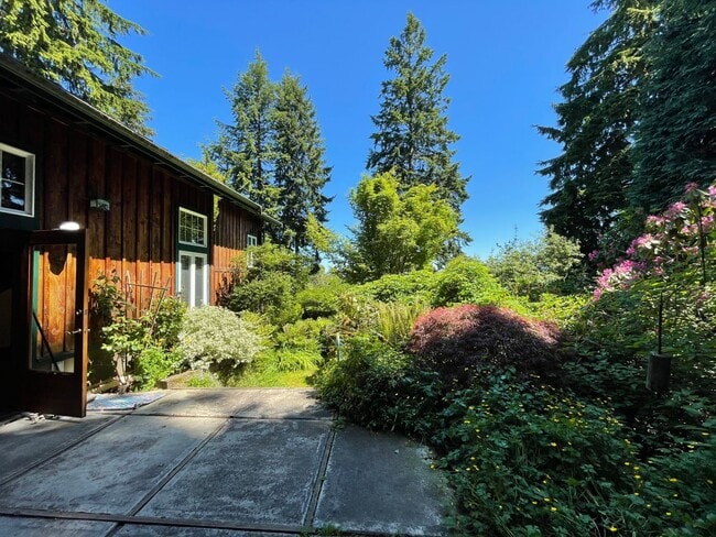 Photo - Langley Craftsman in Park-Like Setting and One Small Pet Allowed