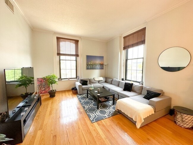 Building Photo - 68 Baldwin St Unit 21