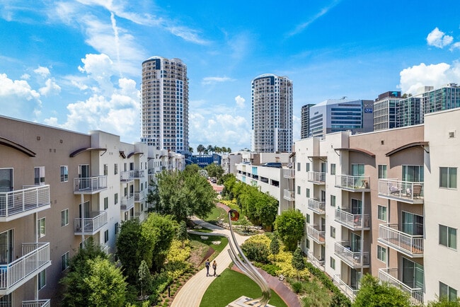 Building Photo - Pierhouse at Channelside