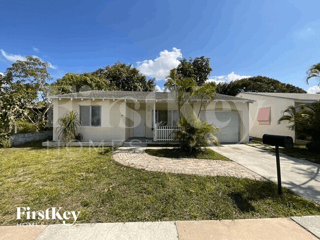Building Photo - 506 58th St
