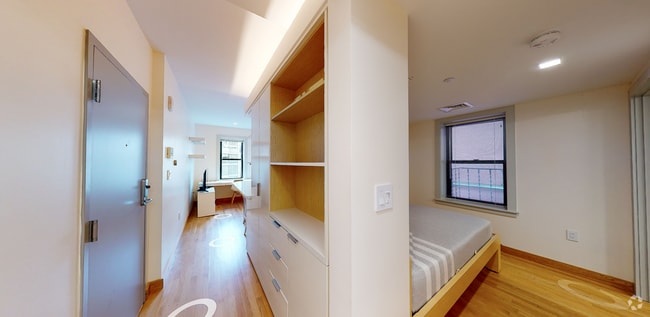 Building Photo - 121 Auburn St Unit 2 Rental