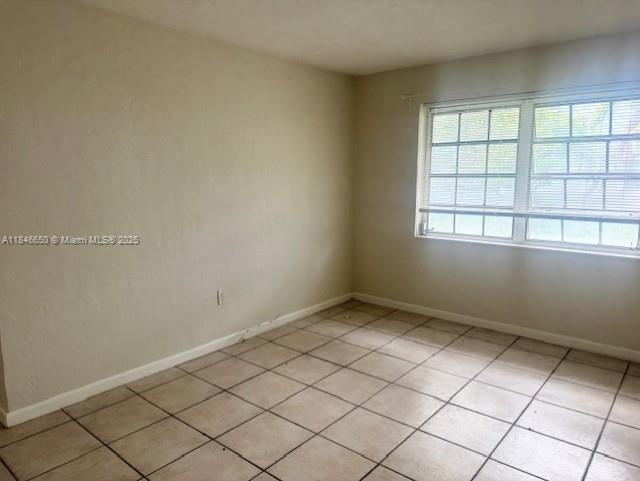 Building Photo - 1210 Douglas Rd Unit 2 Rental