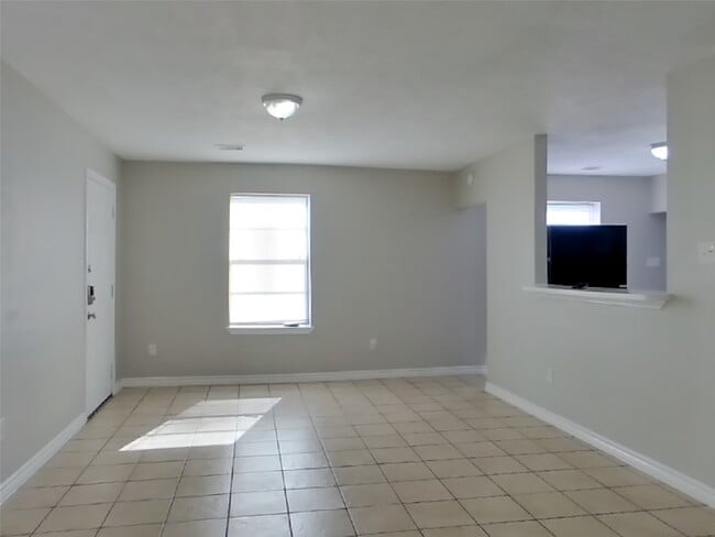 Photo - 3522 Tangerine St