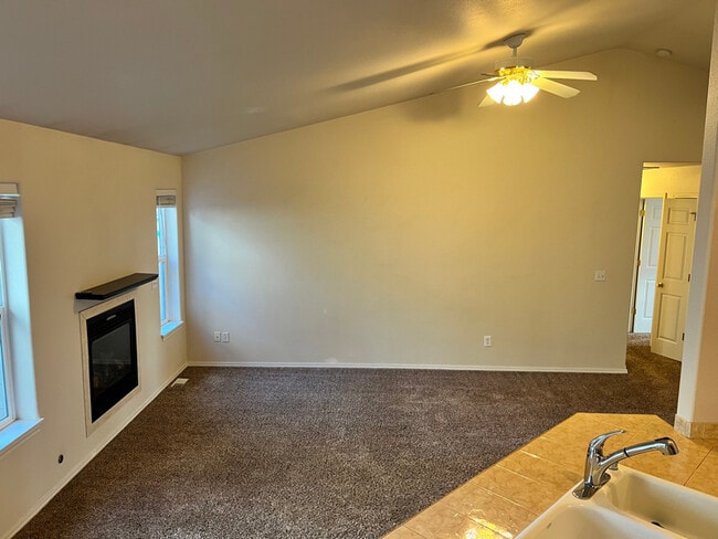 Photo - 312 G St SW Unidad A