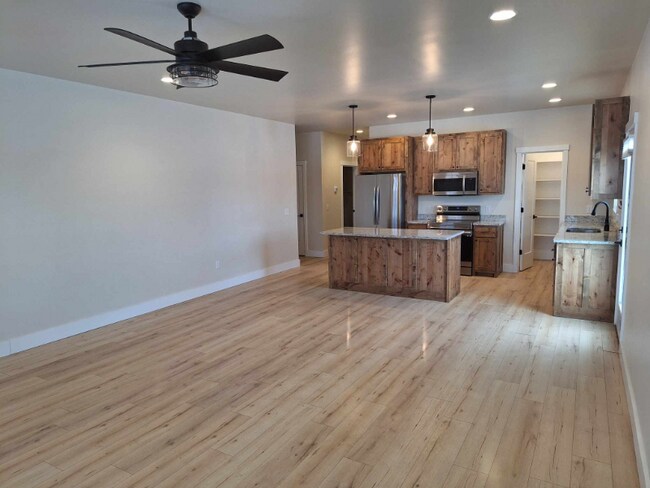 Photo - 708 S Walnut St Unidad 1