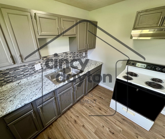 Photo - 6118 Stover Ave