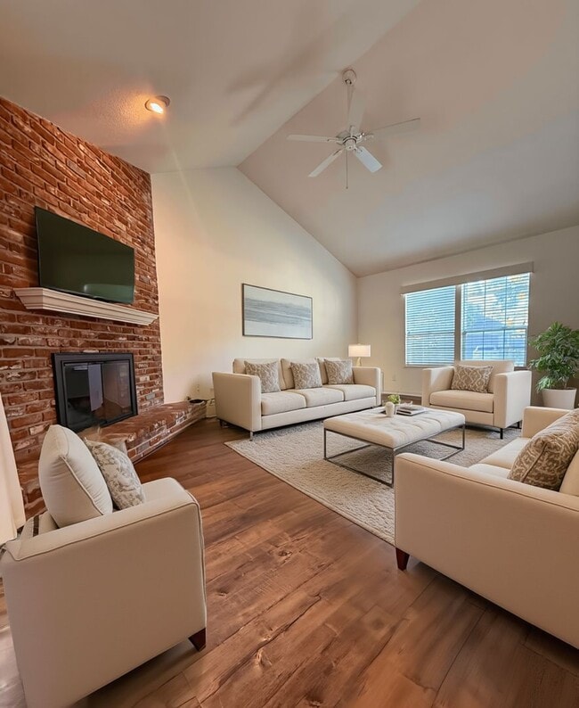 Building Photo - *Welcome to Your New Home in Cobble Shores...