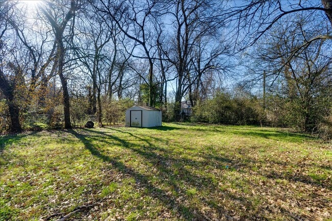 Photo - 2004 Wilson St Unit 2004 Wilson St  Apt A